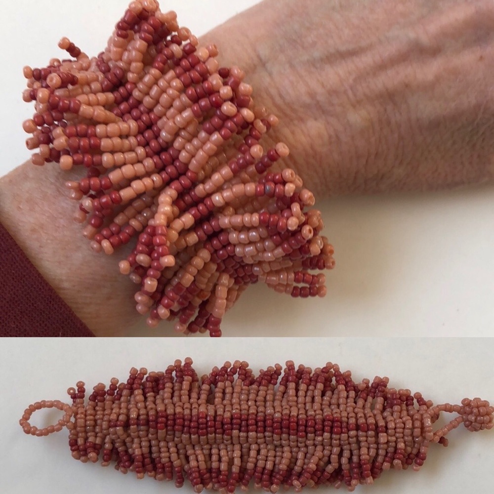 Unique beaded bracelet NWOT